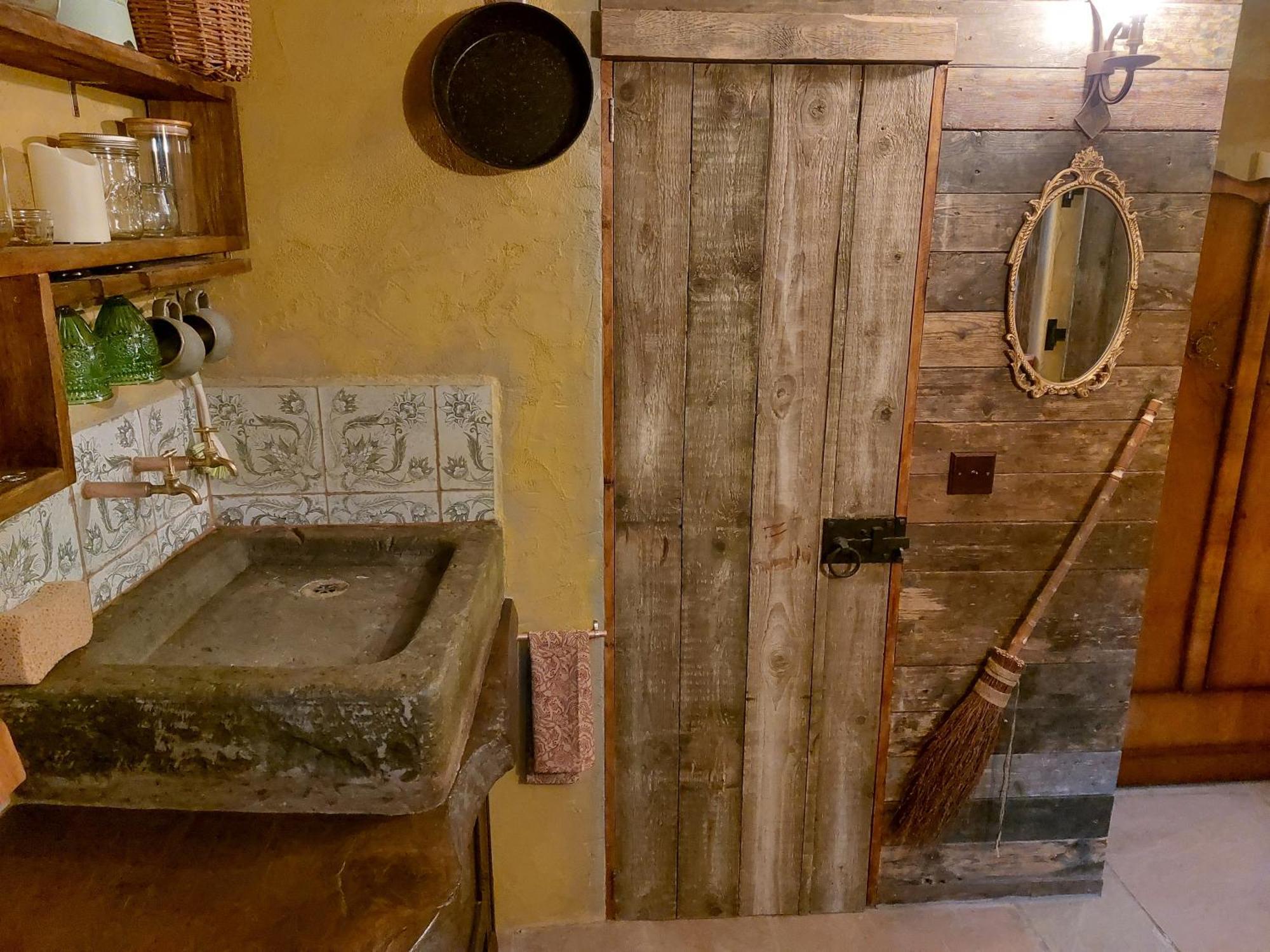 A Little Bit Of Magic - Witchcraft Hotell York Eksteriør bilde